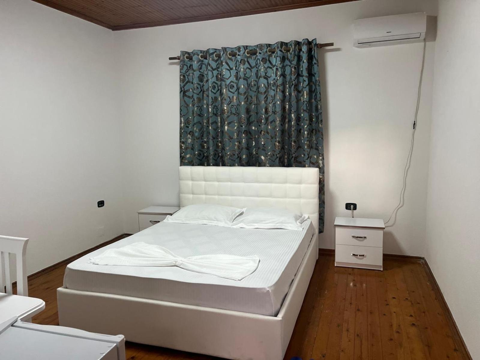 Cozy Little Holiday House Shkodër エクステリア 写真